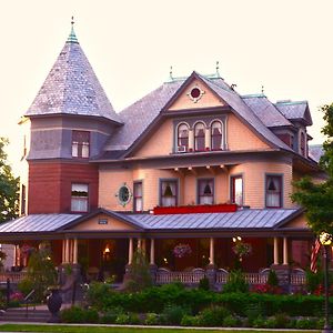 Union Gables (Adults Only)